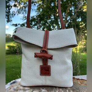 Dooney & Bourke White Pebble Grain Leather Toggle Crossbody EUC